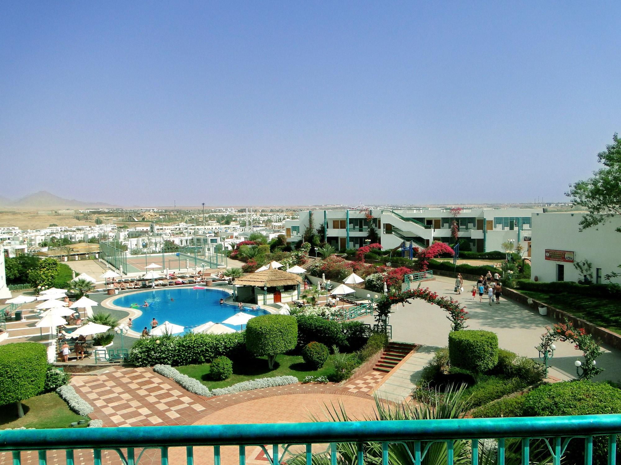 Курортный комплекс Sharm Holiday Resort Шарм-эль-Шейх