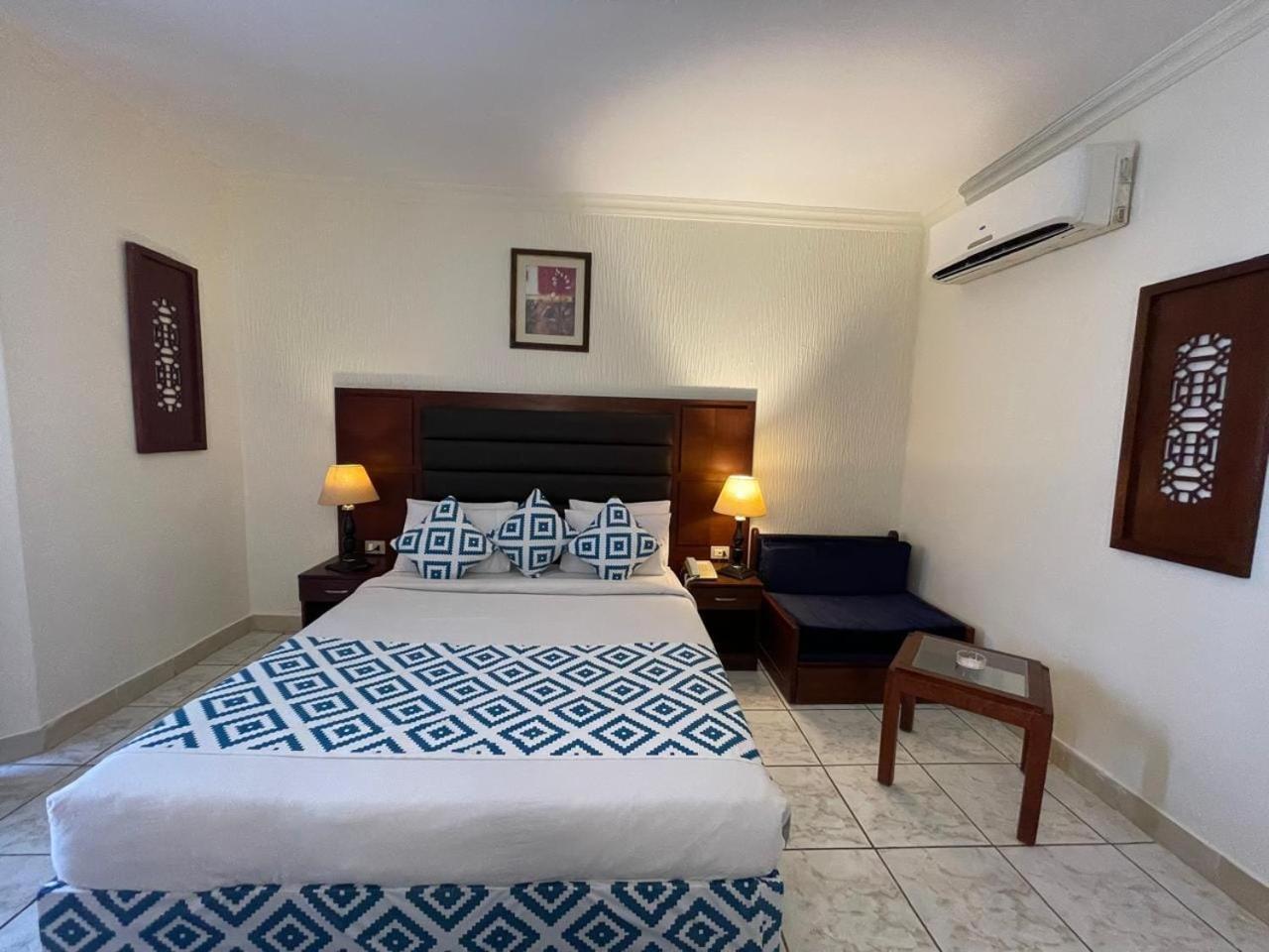 Sharm Holiday Resort 4* Шарм-эль-Шейх